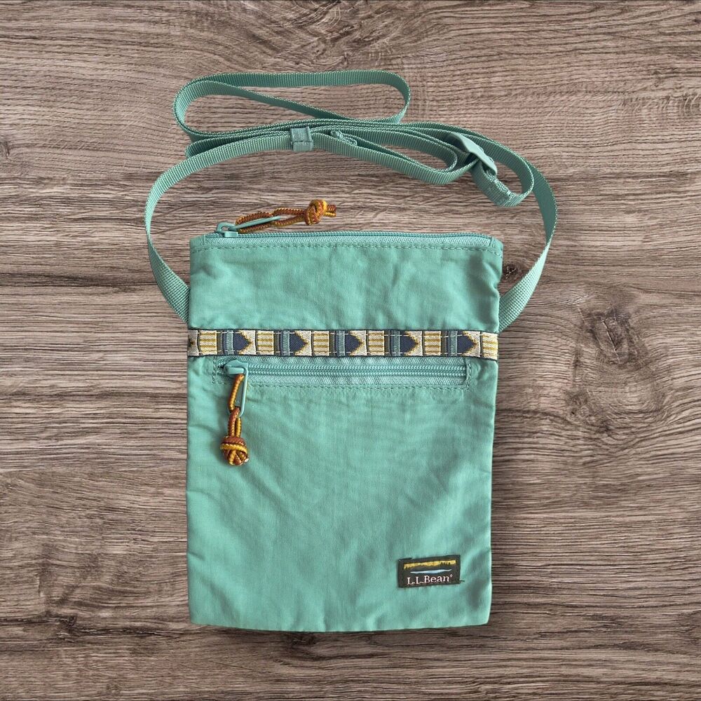 L.L. Bean Mountain Classic Crossbody Bag/Purse Ocean Teal Nylon Light Weight